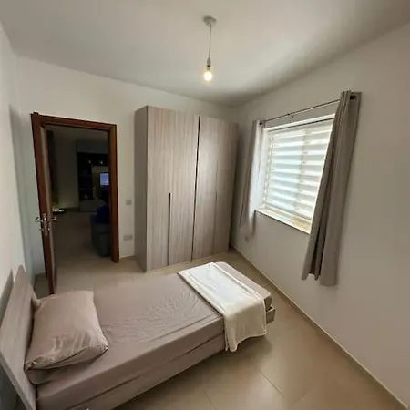 Modern 3 Bedroom With 2 Car Garage