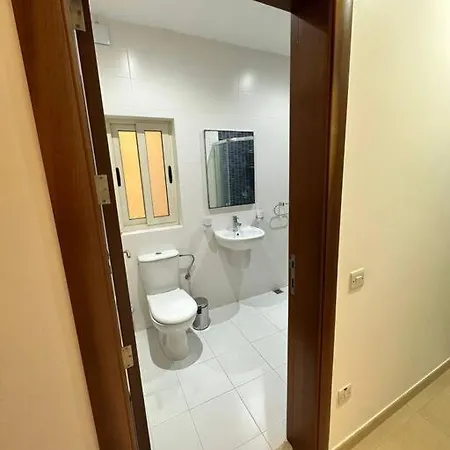 Apartmán Modern 3 Bedroom With 2 Car Garage