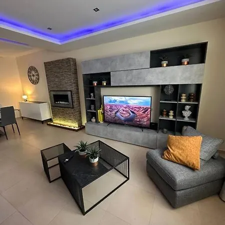 Modern 3 Bedroom With 2 Car Garage * Is-Swieqi