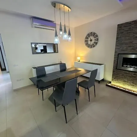 Modern 3 Bedroom With 2 Car Garage * Is-Swieqi
