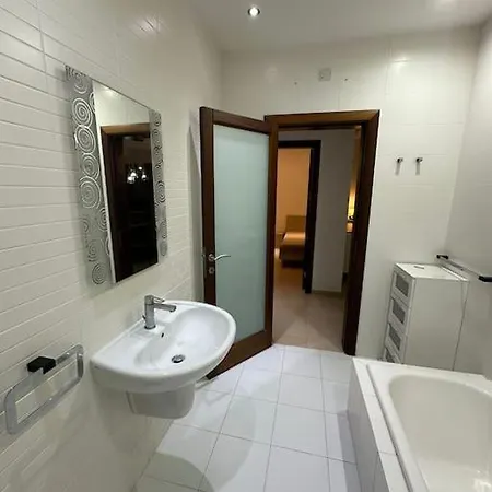 Apartmán Modern 3 Bedroom With 2 Car Garage