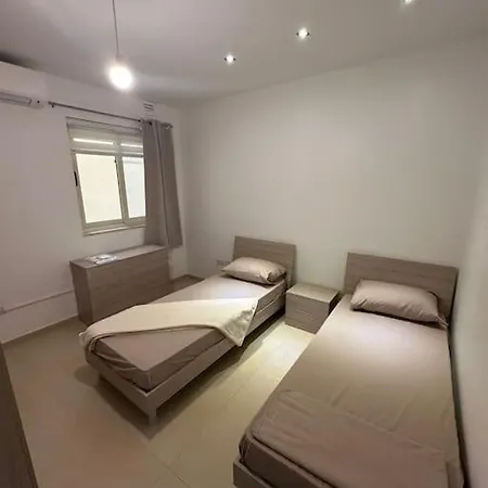 Apartman Modern 3 Bedroom With 2 Car Garage Is-Swieqi
